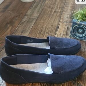 Clarks Cloudsteppers Women's Navy Blue Embossed Suede Slip On Flats